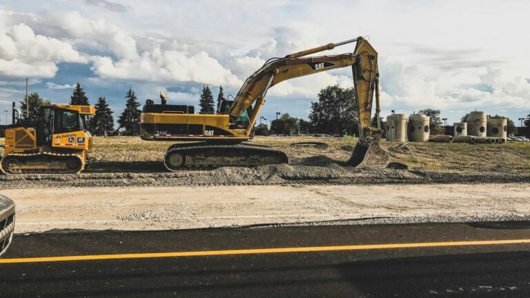 Rent vs Buy Construction Equipment in Saudi Arabia: 5 Best Reasons