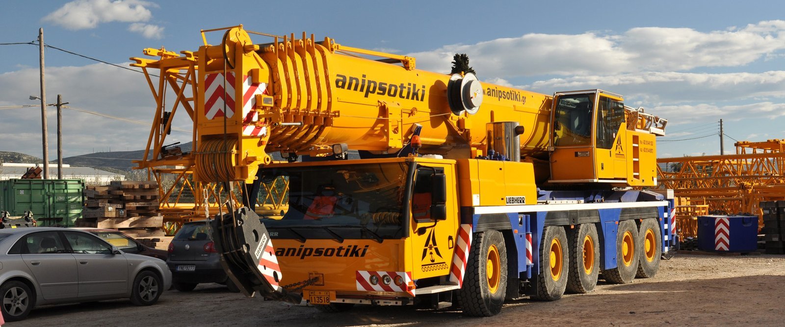 all-terrain crane rental in Qatar